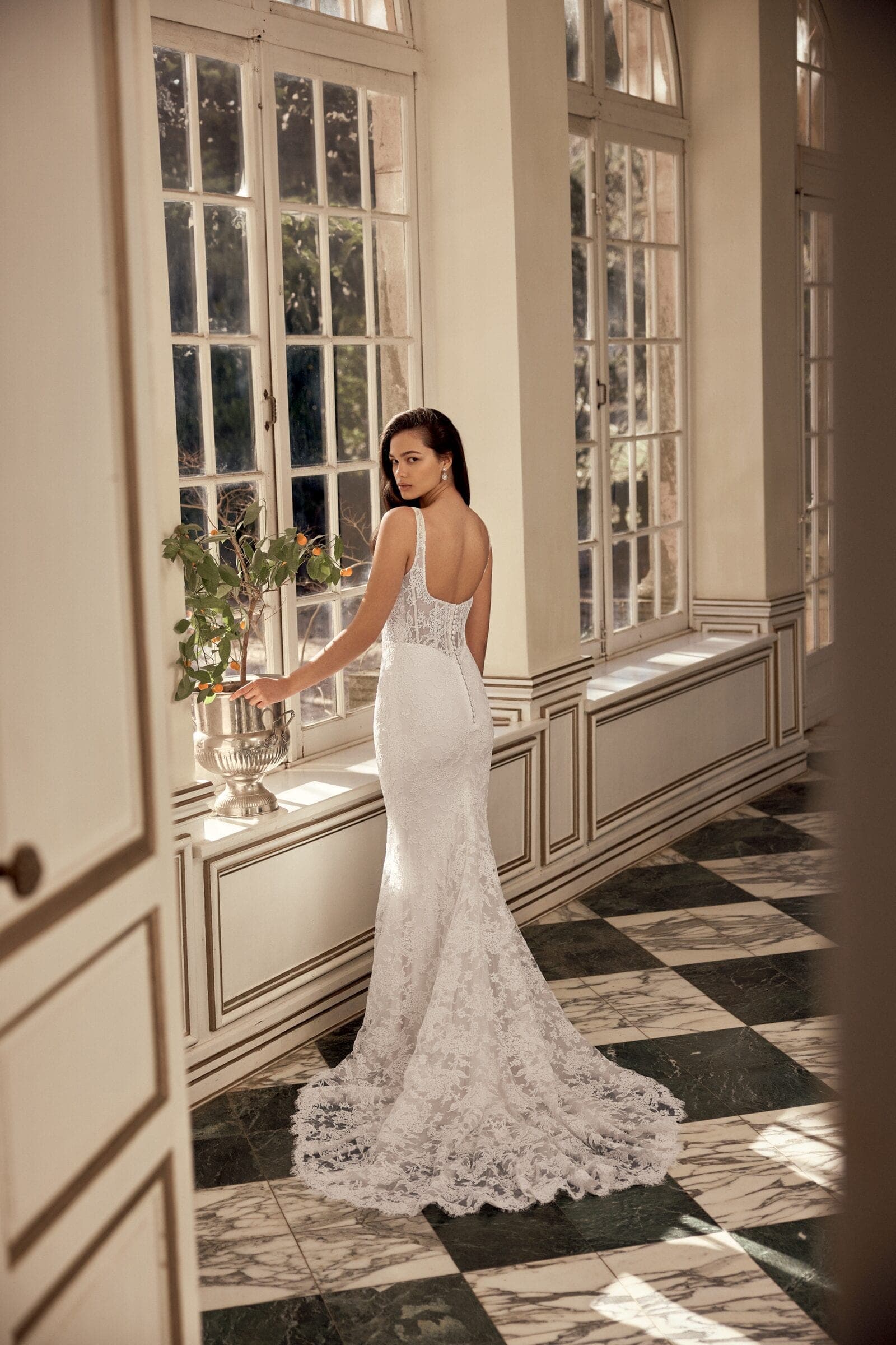 Abito da sposa Navy Justin Alexander, vista posteriore — atelier Scuderi Spose Trapani