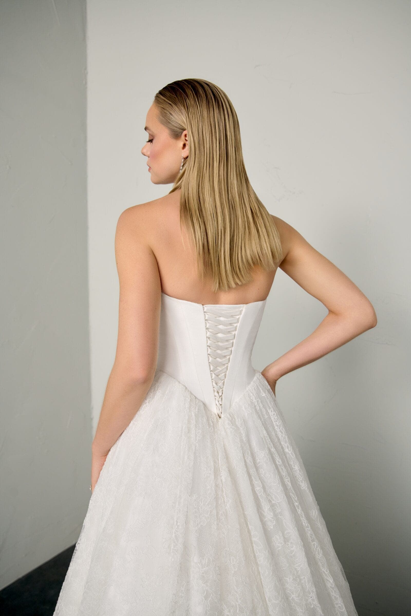 Abito da sposa Sable Justin Alexander Signature, dettaglio della schiena — atelier Scuderi Spose Trapani